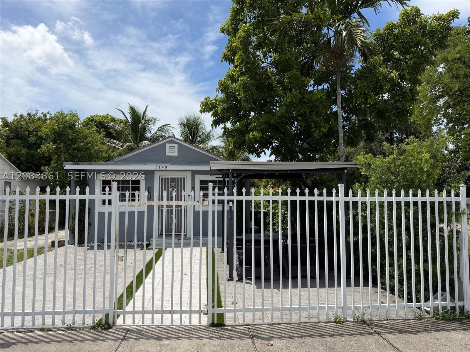 3+1 Müstakil ev — 2440 57th St, Miami, FL 33142