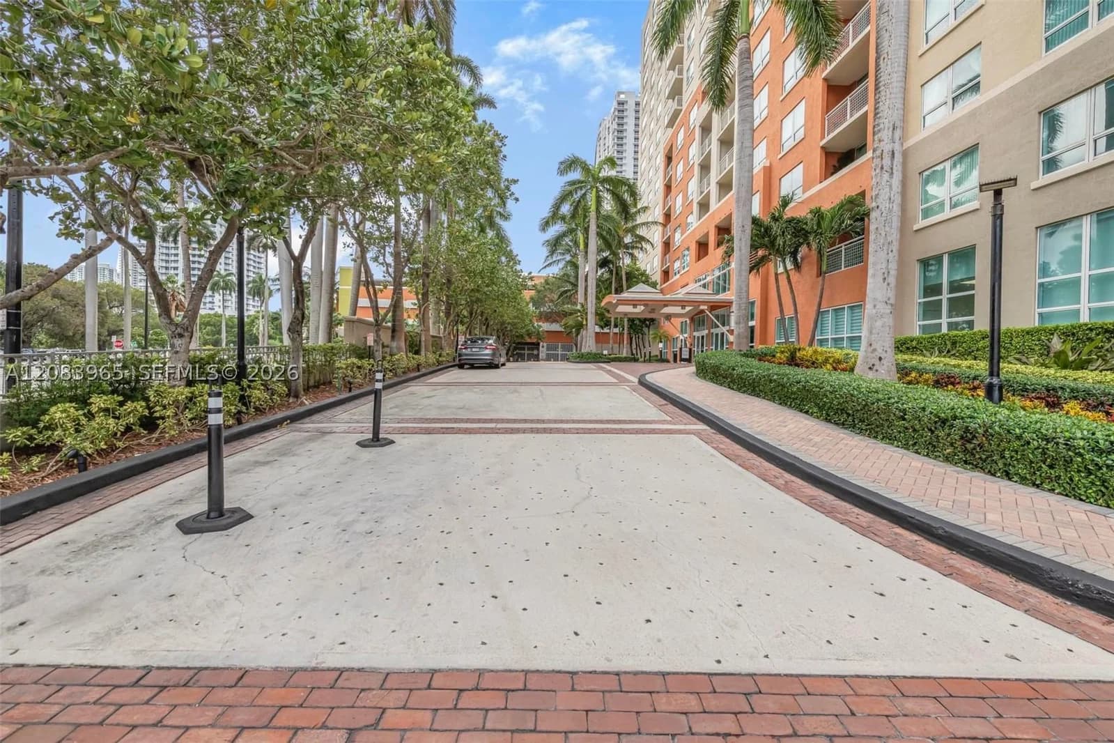 1+1 Condo — 2000 Bayshore Dr #408, Miami, FL 33137