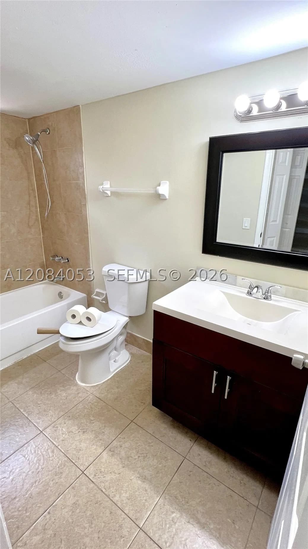 1-bedroom Condo — 686 114th Ave #101, Sweetwater, FL 33172