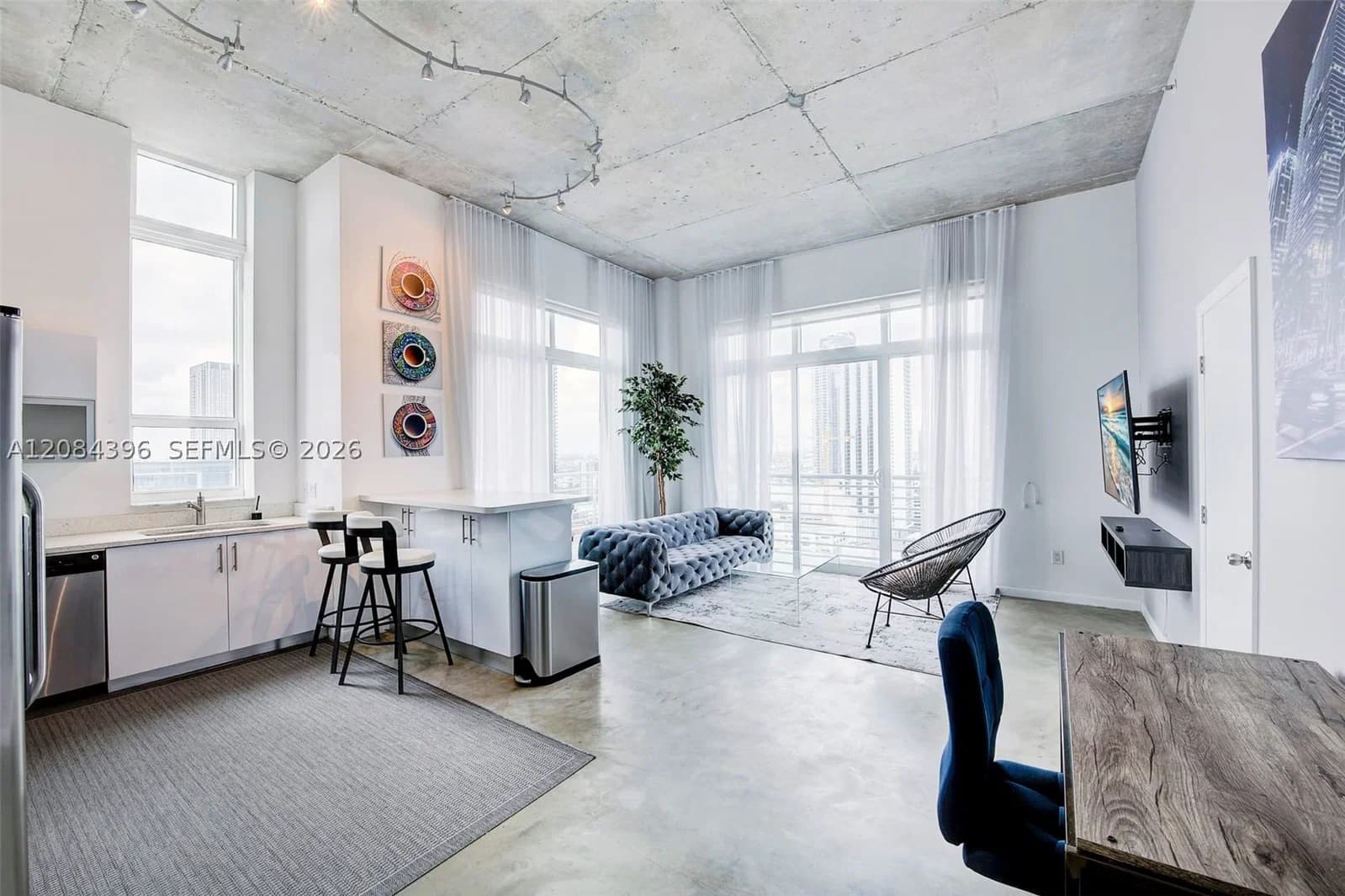 2+1 Condo — 234 3rd St #UPH01, Miami, FL 33132
