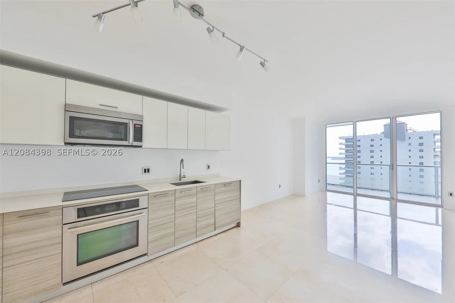 1-bedroom Condo — 1300 Brickell Bay Dr #1206, Miami, FL 33131