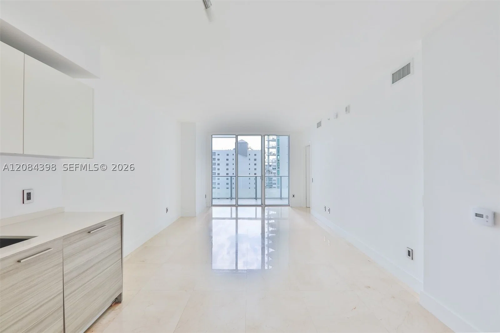 1-bedroom Condo — 1300 Brickell Bay Dr #1206, Miami, FL 33131