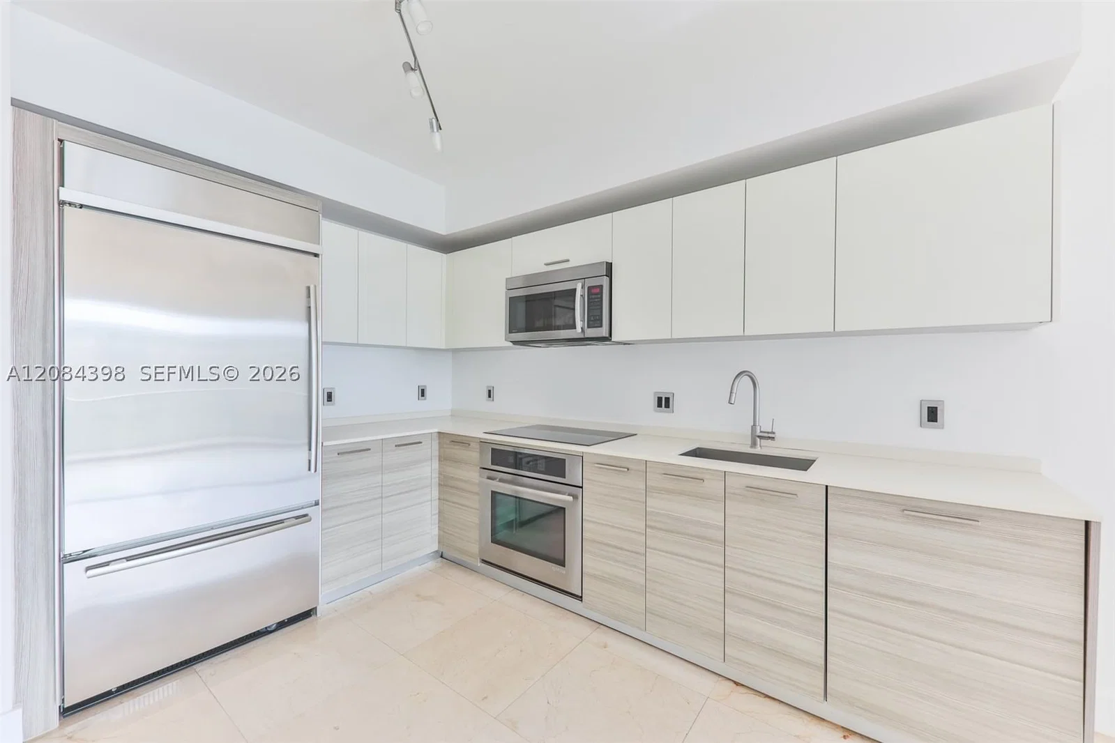 1-bedroom Condo — 1300 Brickell Bay Dr #1206, Miami, FL 33131