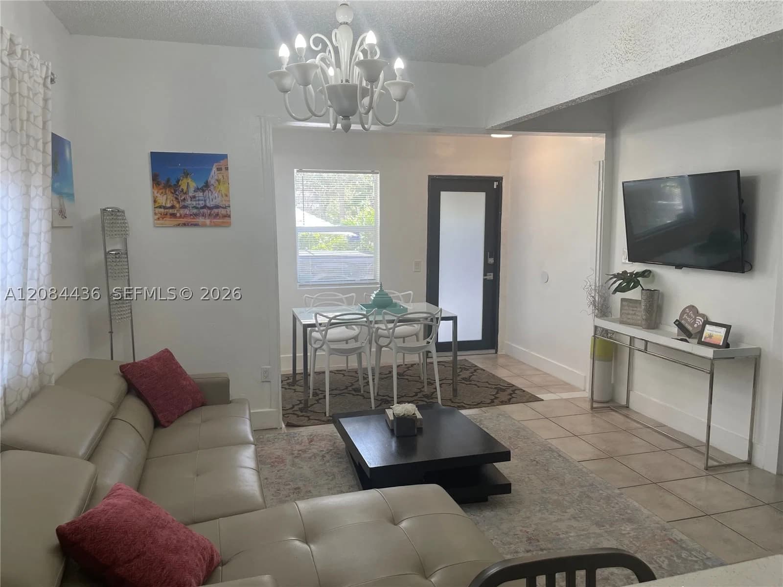 4+1 Müstakil ev — 5504 3rd Ave #F, Miami, FL 33127