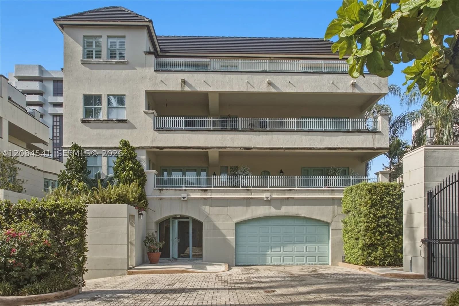 3+1 Condo — 2600 Segovia St #703, Coral Gables, FL 33134