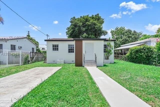 2+1 Müstakil ev — 1530 55th St, Miami, FL 33142