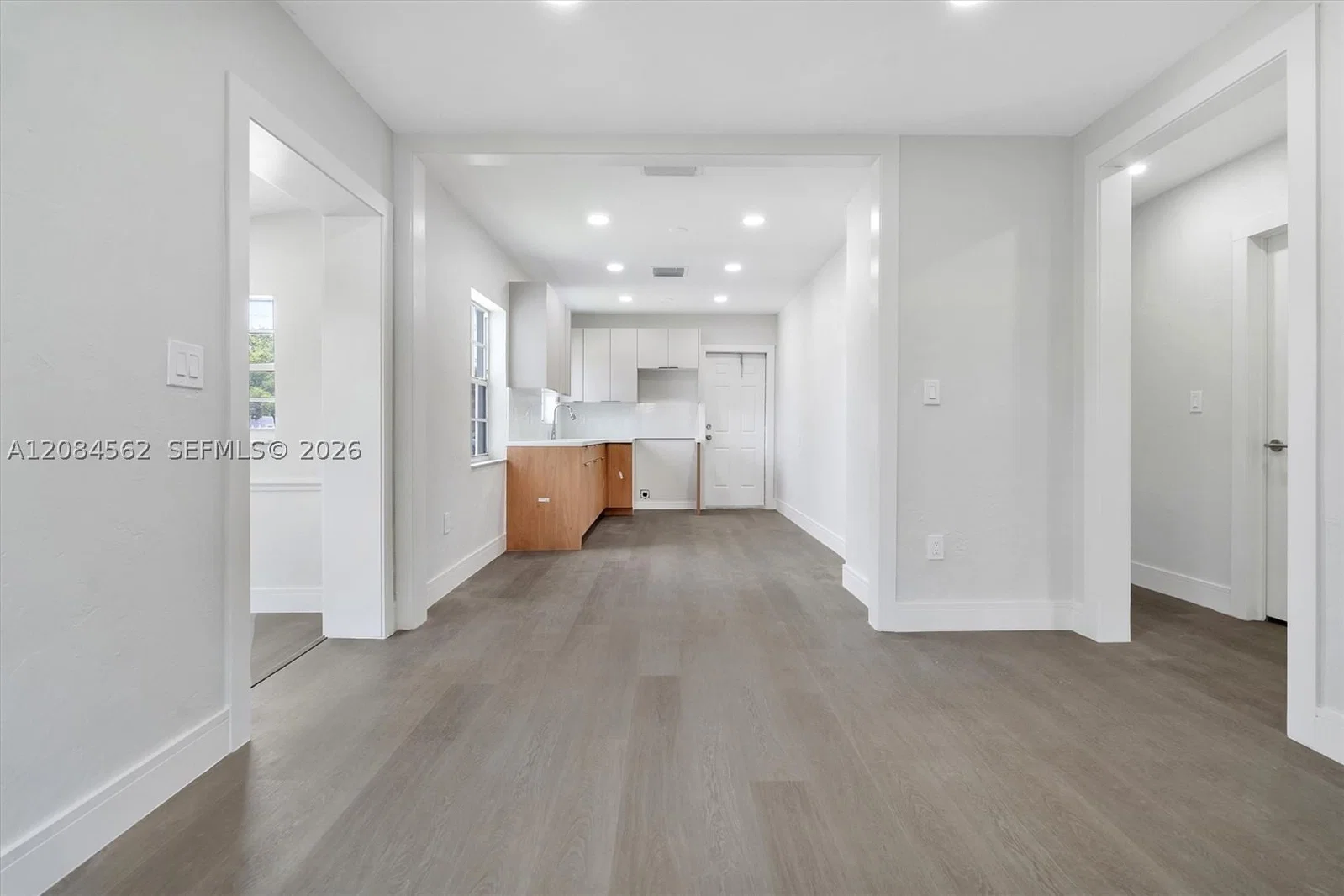 2+1 Müstakil ev — 1530 55th St, Miami, FL 33142