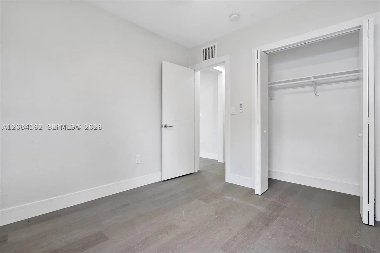 2+1 Müstakil ev — 1530 55th St, Miami, FL 33142