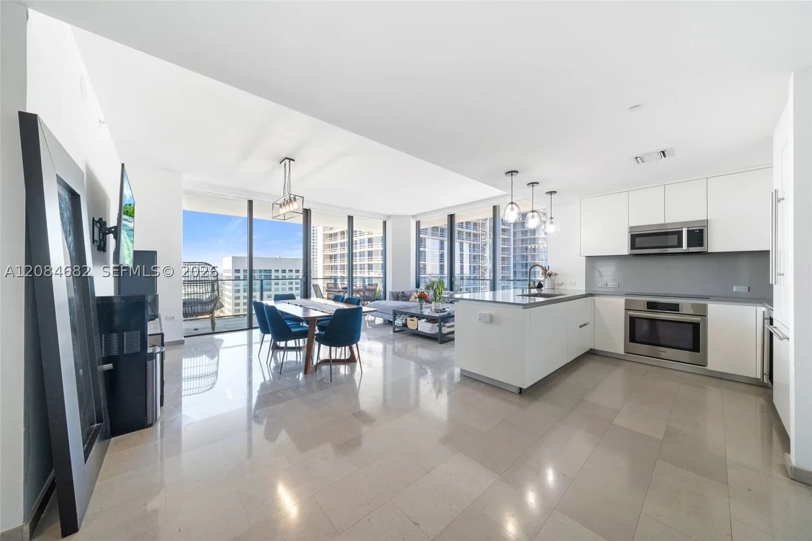 3+1 Condo — 88 7th St #2312, Miami, FL 33130