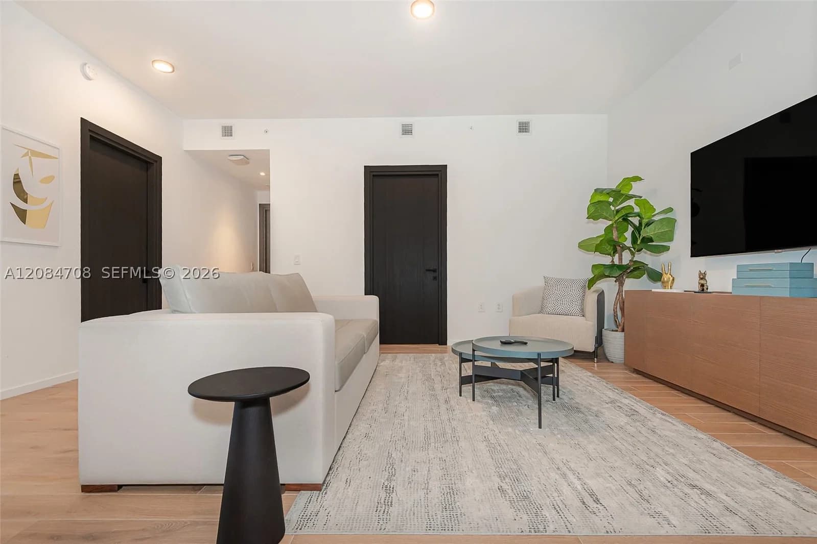 3-bedroom Condo — 398 5th St #3417, Miami, FL 33132