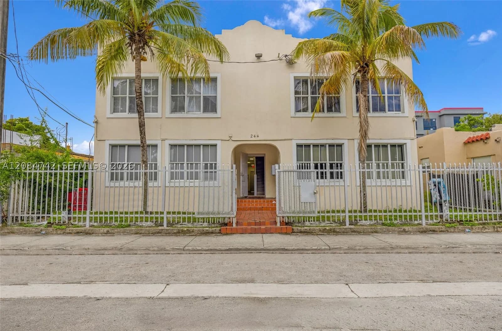 Mülk — 244 34th St, Miami, FL 33127
