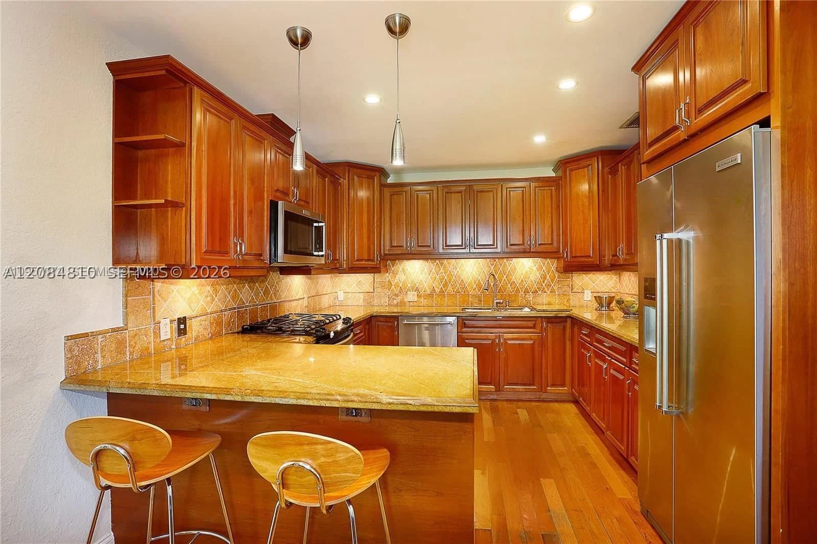3+1 Müstakil ev — 537 Zamora Ave, Coral Gables, FL 33134