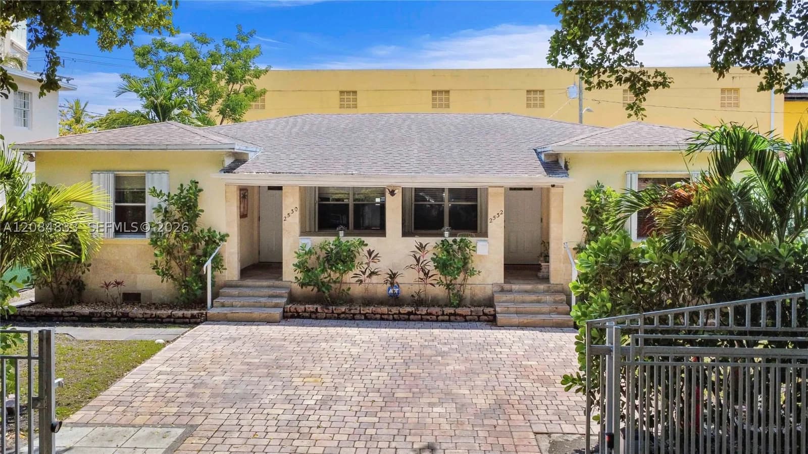 5+1 Müstakil ev — 2532 27TH ST, Miami, FL 33133