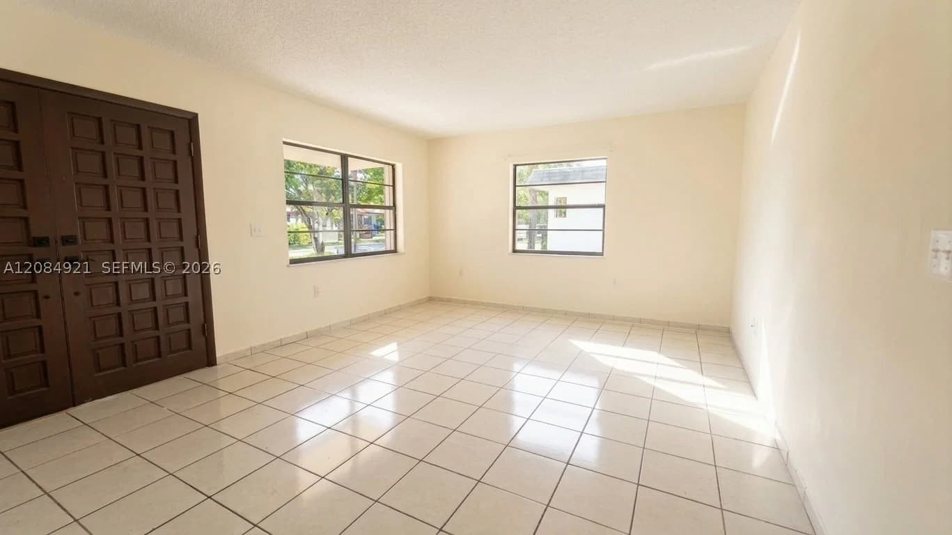 3+1 Mülk — 2820 25th St #2820, Miami, FL 33133