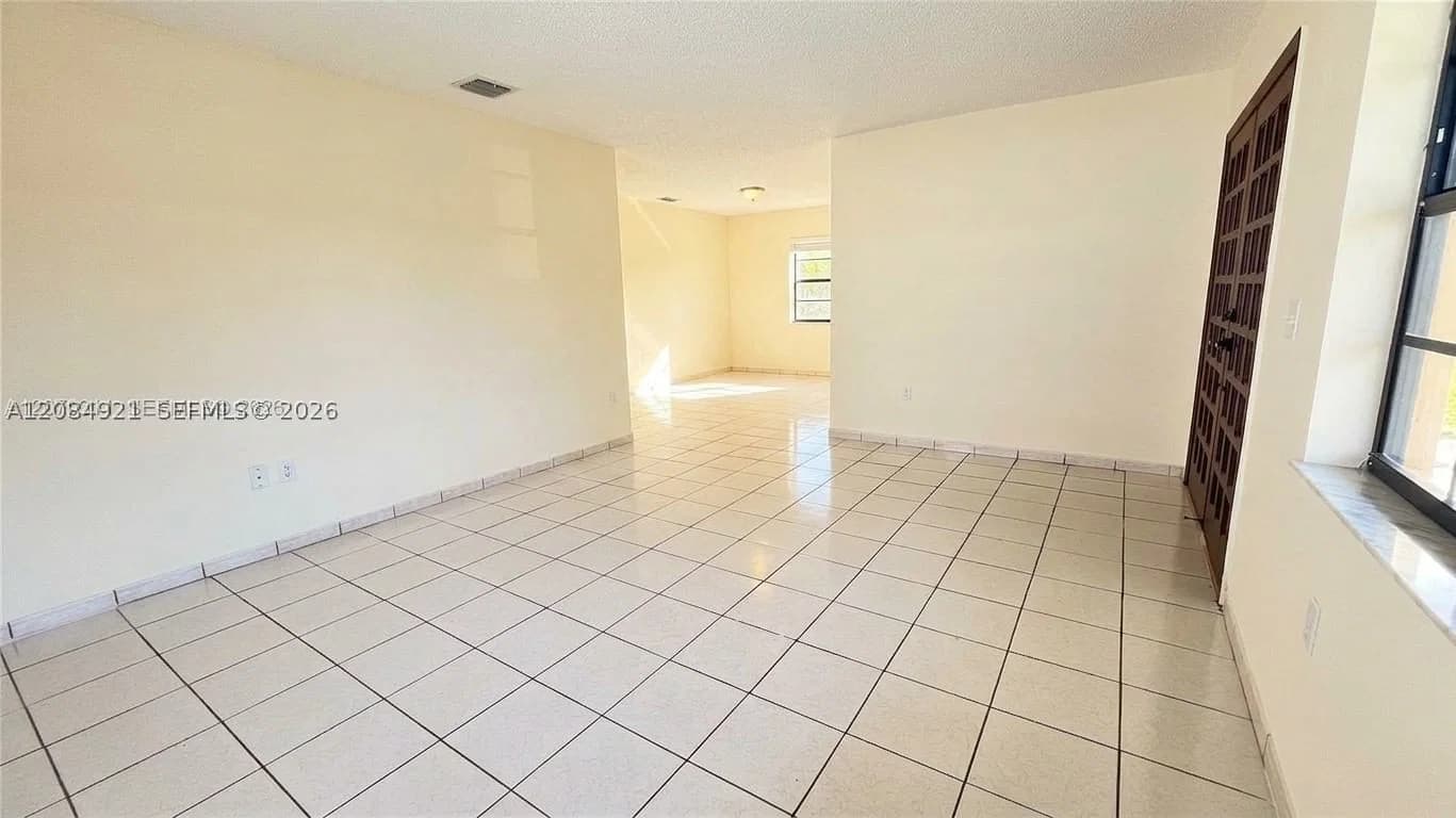 3+1 Mülk — 2820 25th St #2820, Miami, FL 33133