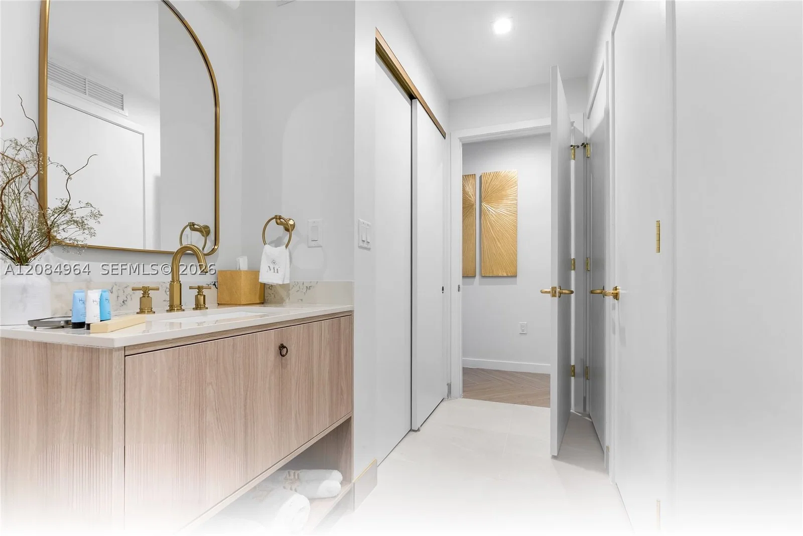 Condo — Miami, FL 33127