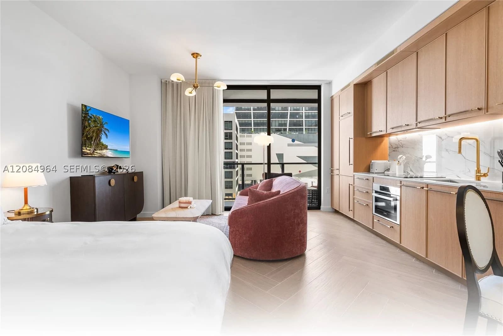 Condo — Miami, FL 33127