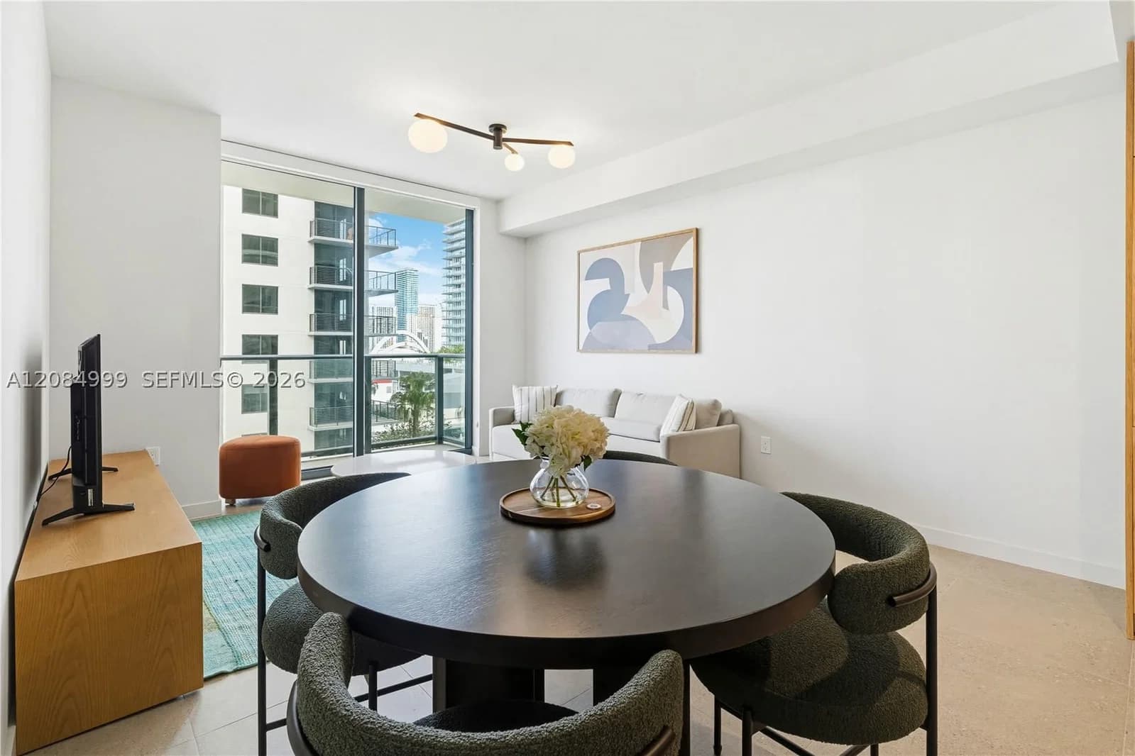 1-bedroom Condo — 11 6th St #1512, Miami, FL 33132
