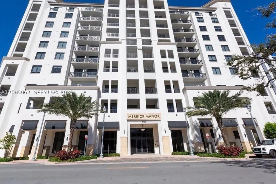 2+1 Condo — 301 Altara Ave #813, Coral Gables, FL 33146