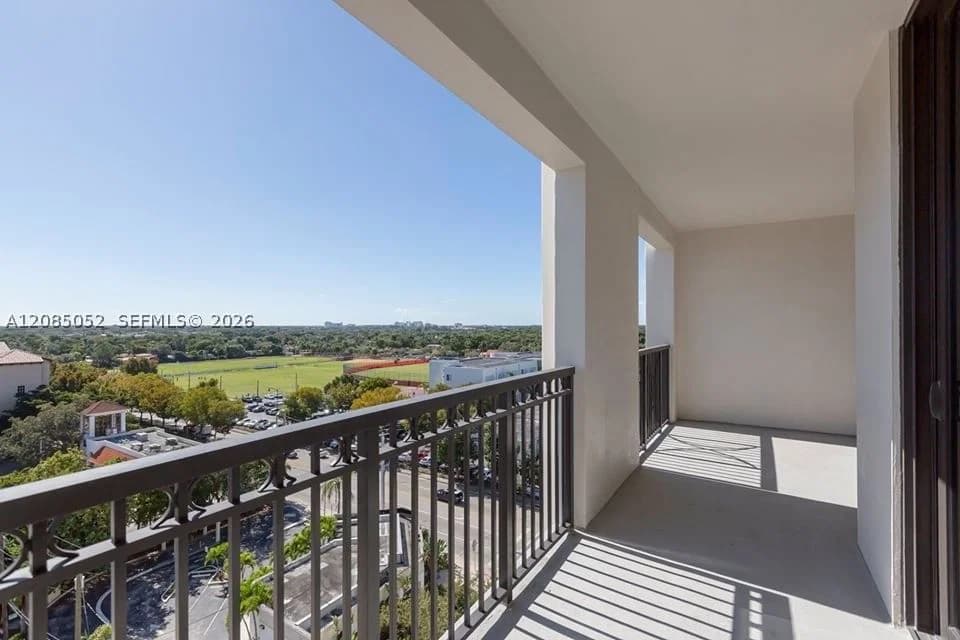 2+1 Condo — 301 Altara Ave #813, Coral Gables, FL 33146