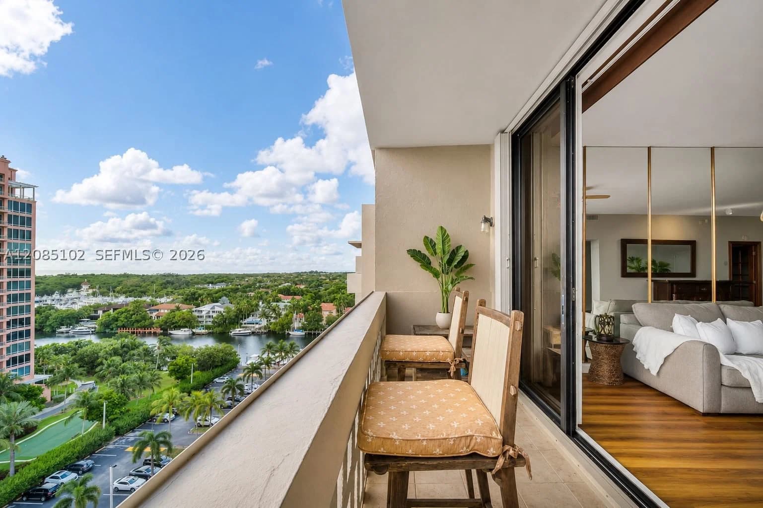 1-bedroom Condo — 90 Edgewater Dr #PH10, Coral Gables, FL 33133