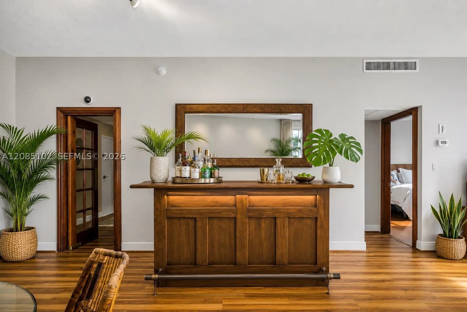1-bedroom Condo — 90 Edgewater Dr #PH10, Coral Gables, FL 33133