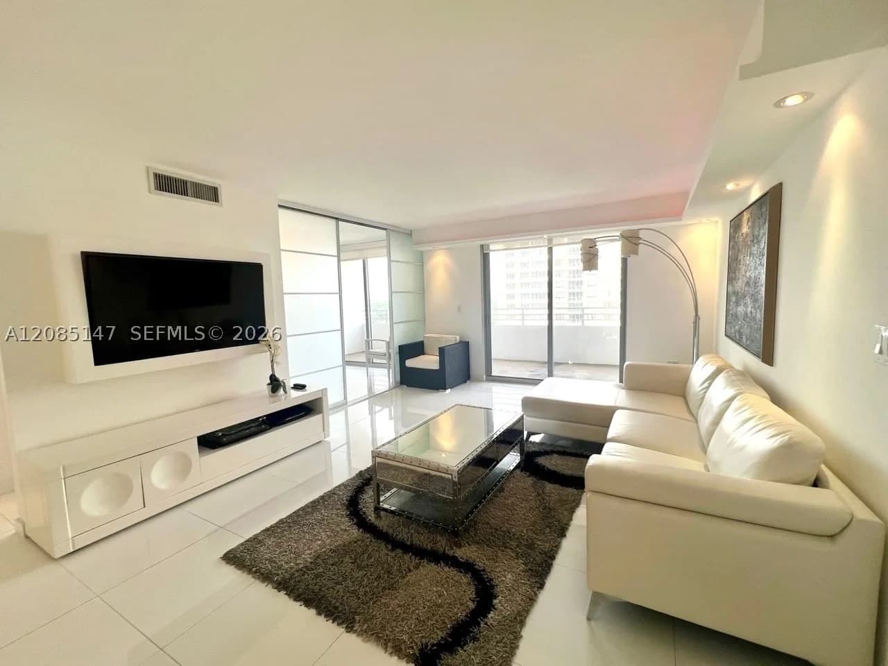 2+1 Condo — 5555 Collins Ave #9Y, Miami Beach, FL 33140