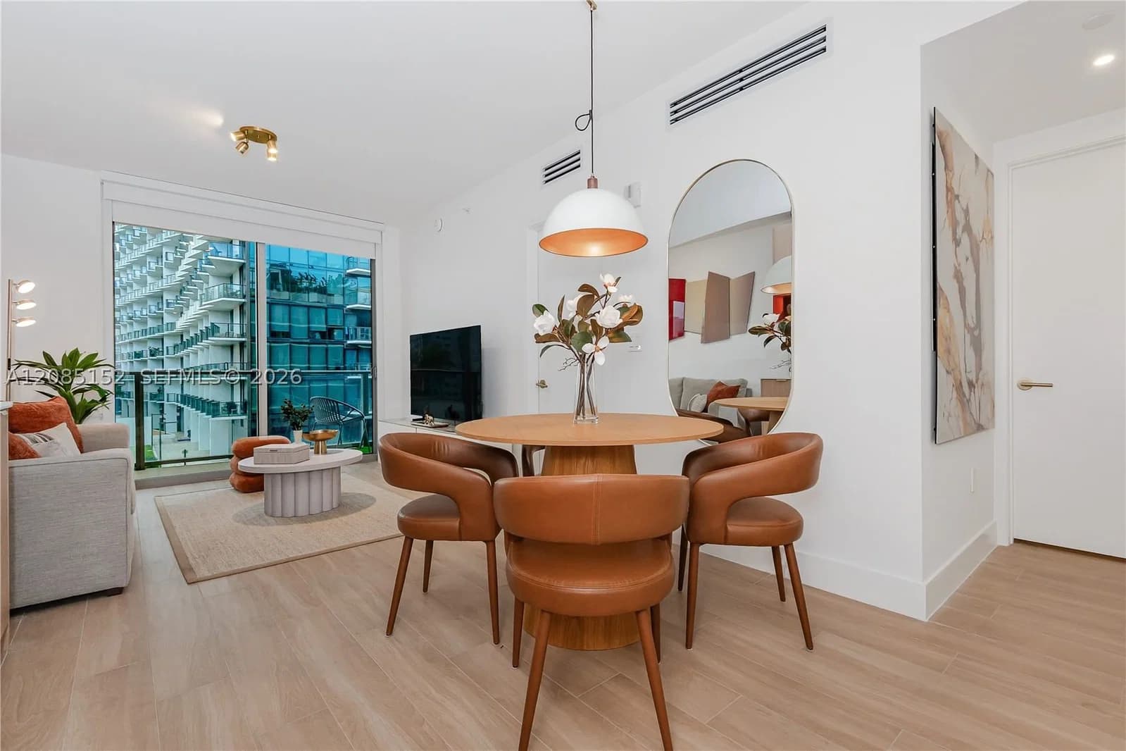 The Standard Residences — ilan fotoğrafı