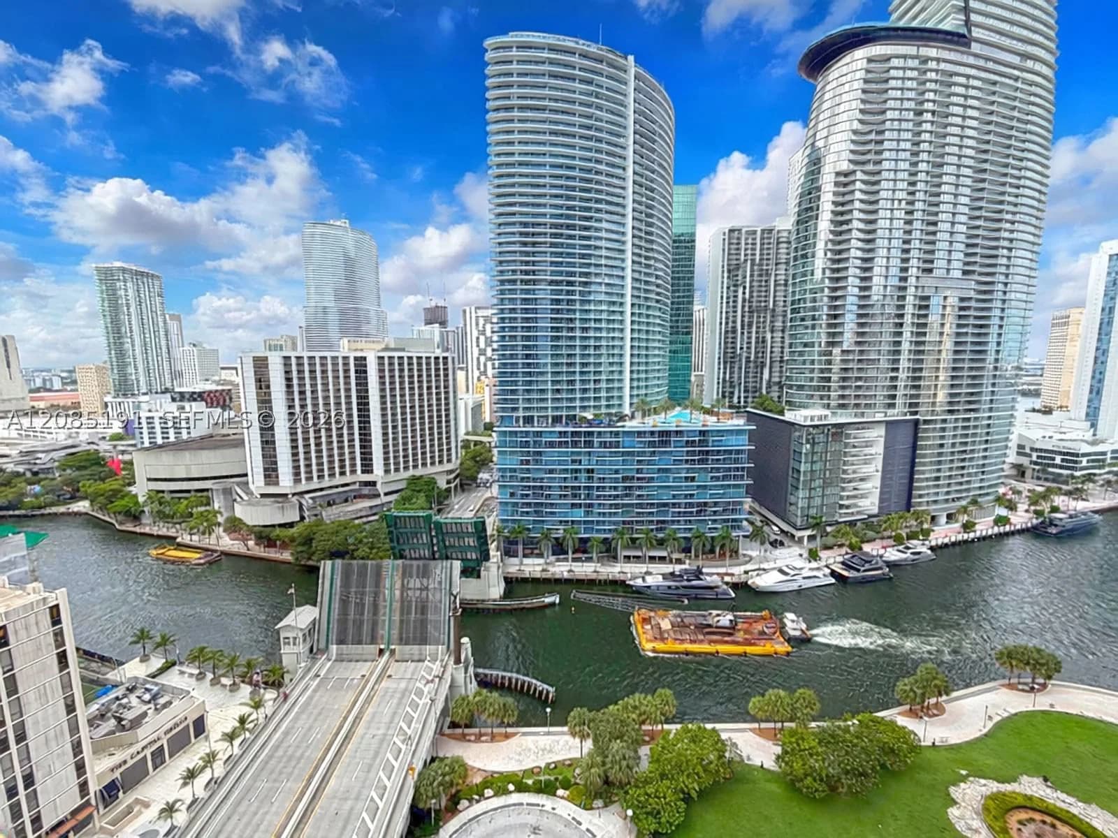 1+1 Condo — 485 Brickell Ave #2303, Miami, FL 33131