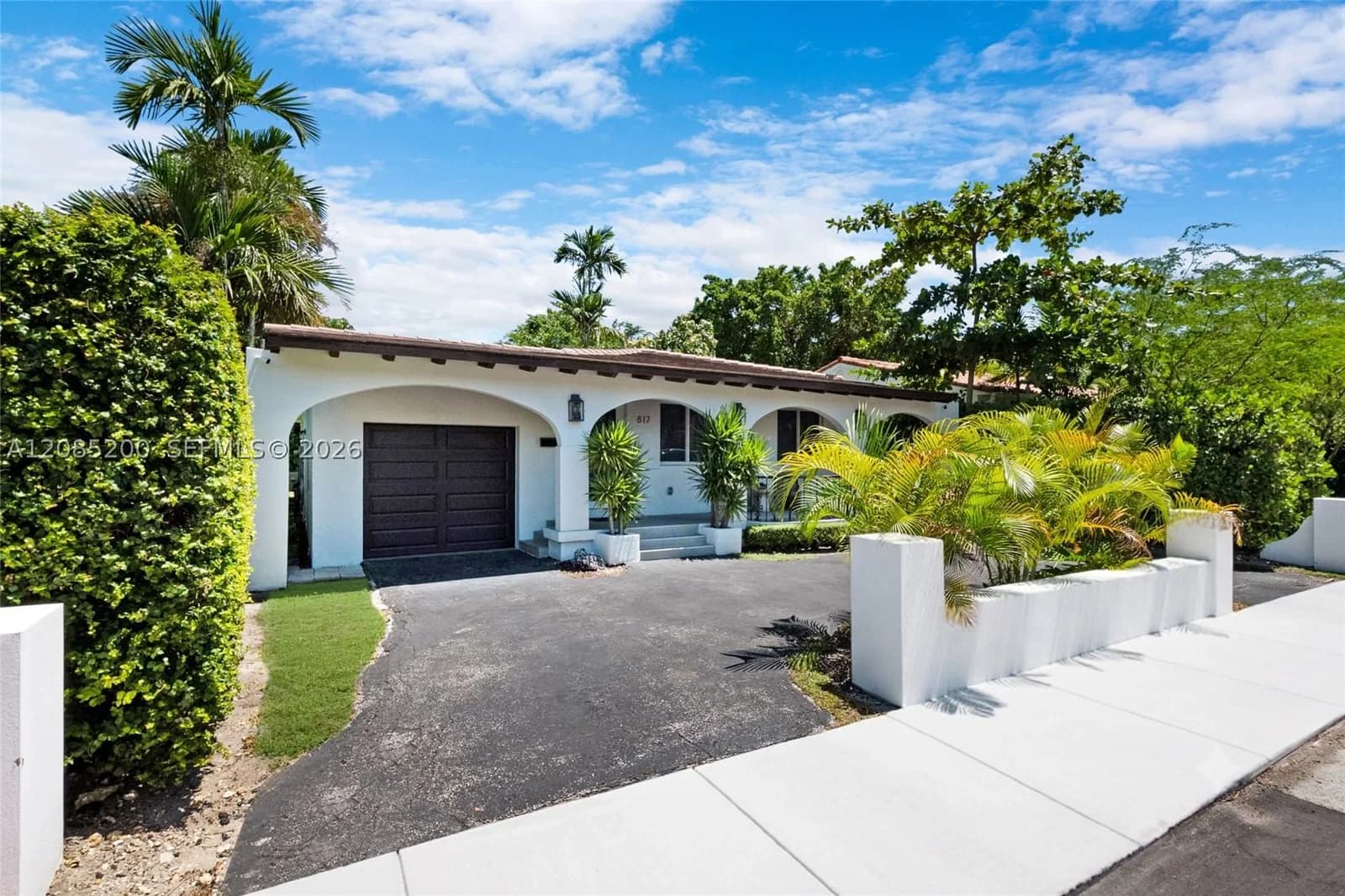 3+1 Müstakil ev — 817 Tangier St, Coral Gables, FL 33134