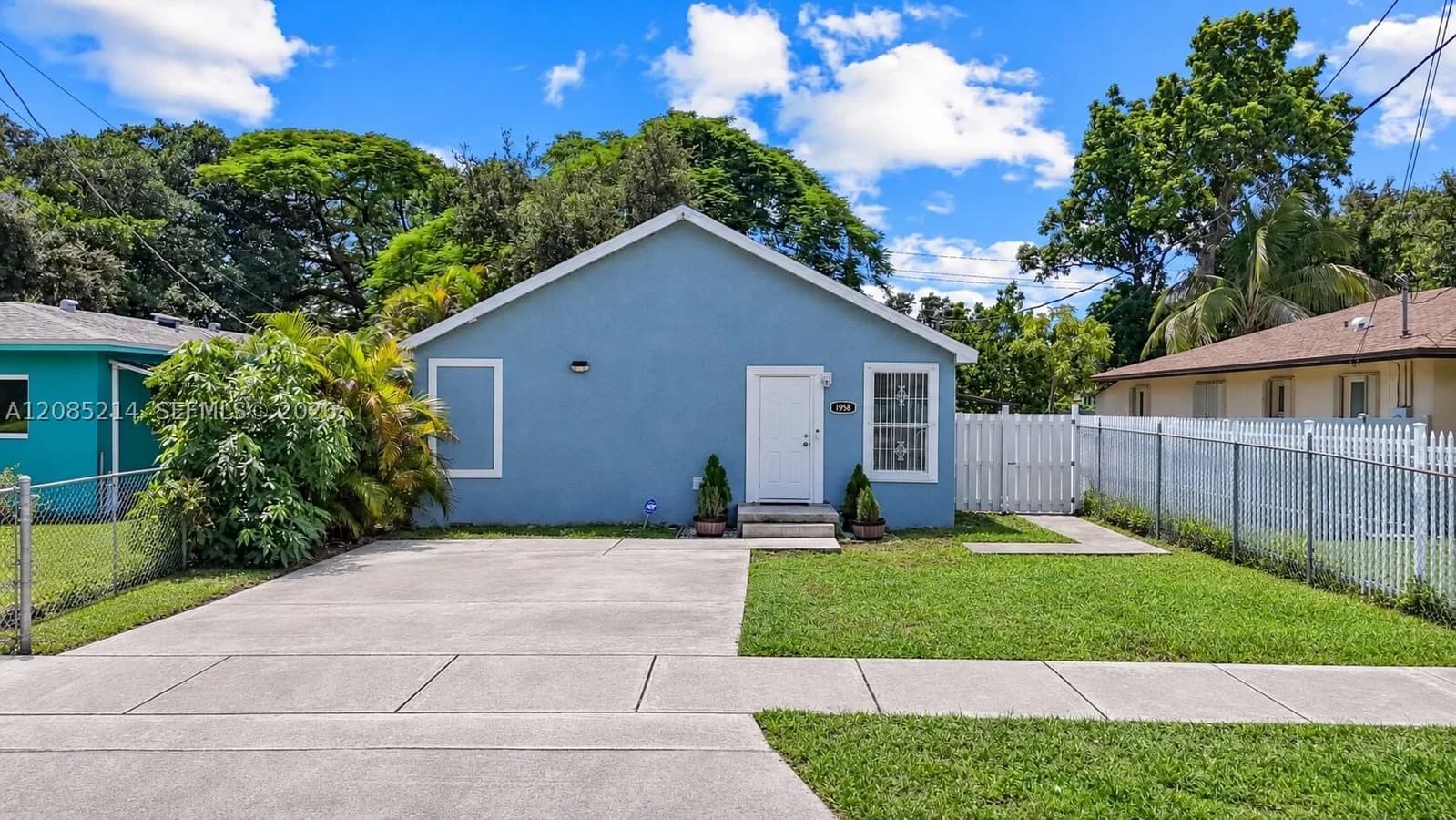 3+1 Müstakil ev — 1958 59th St, Miami, FL 33142