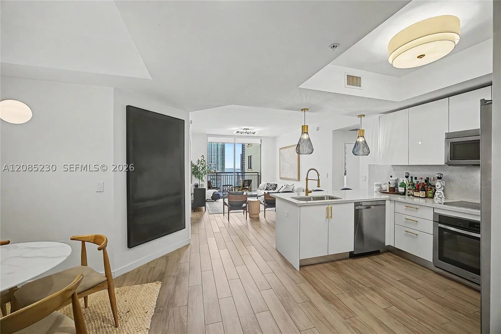 2+1 Condo — 999 1st Ave #2407, Miami, FL 33130