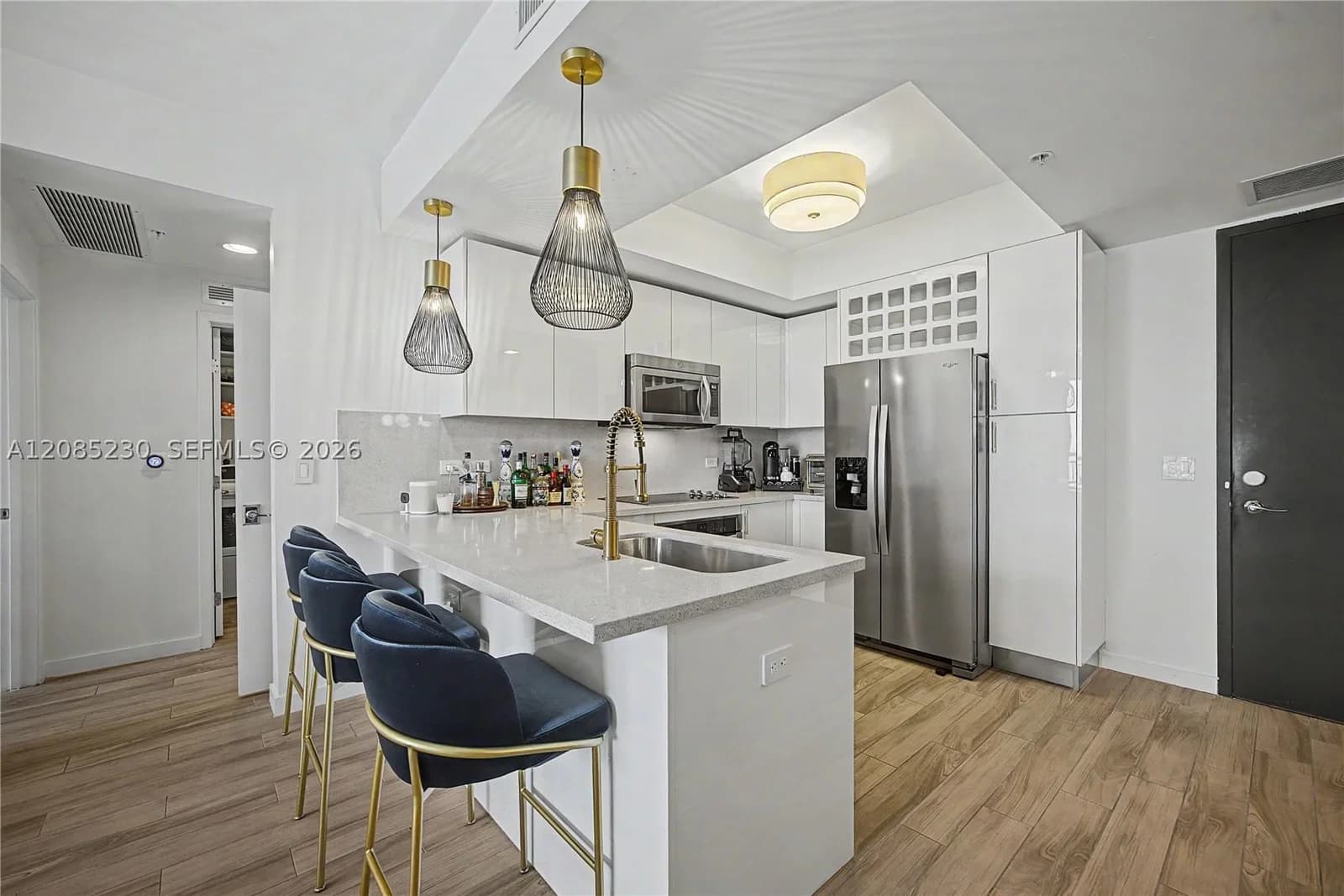 2+1 Condo — 999 1st Ave #2407, Miami, FL 33130