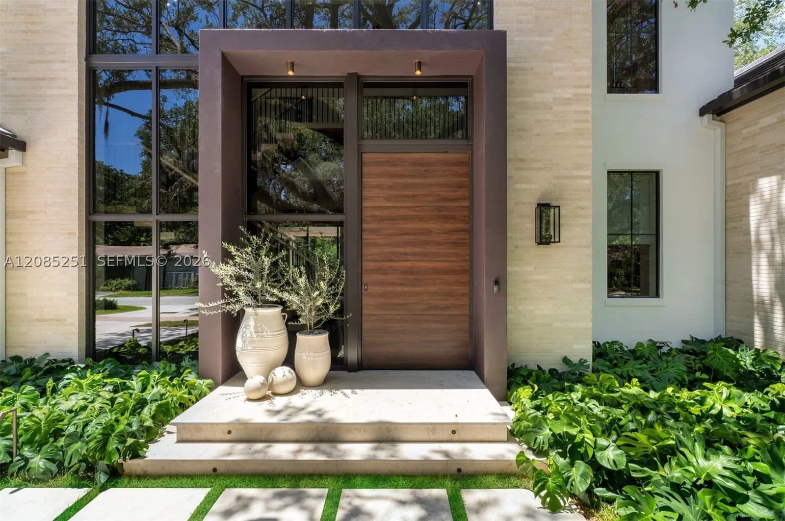 4+1 Müstakil ev — 418 Castania Ave, Coral Gables, FL 33146