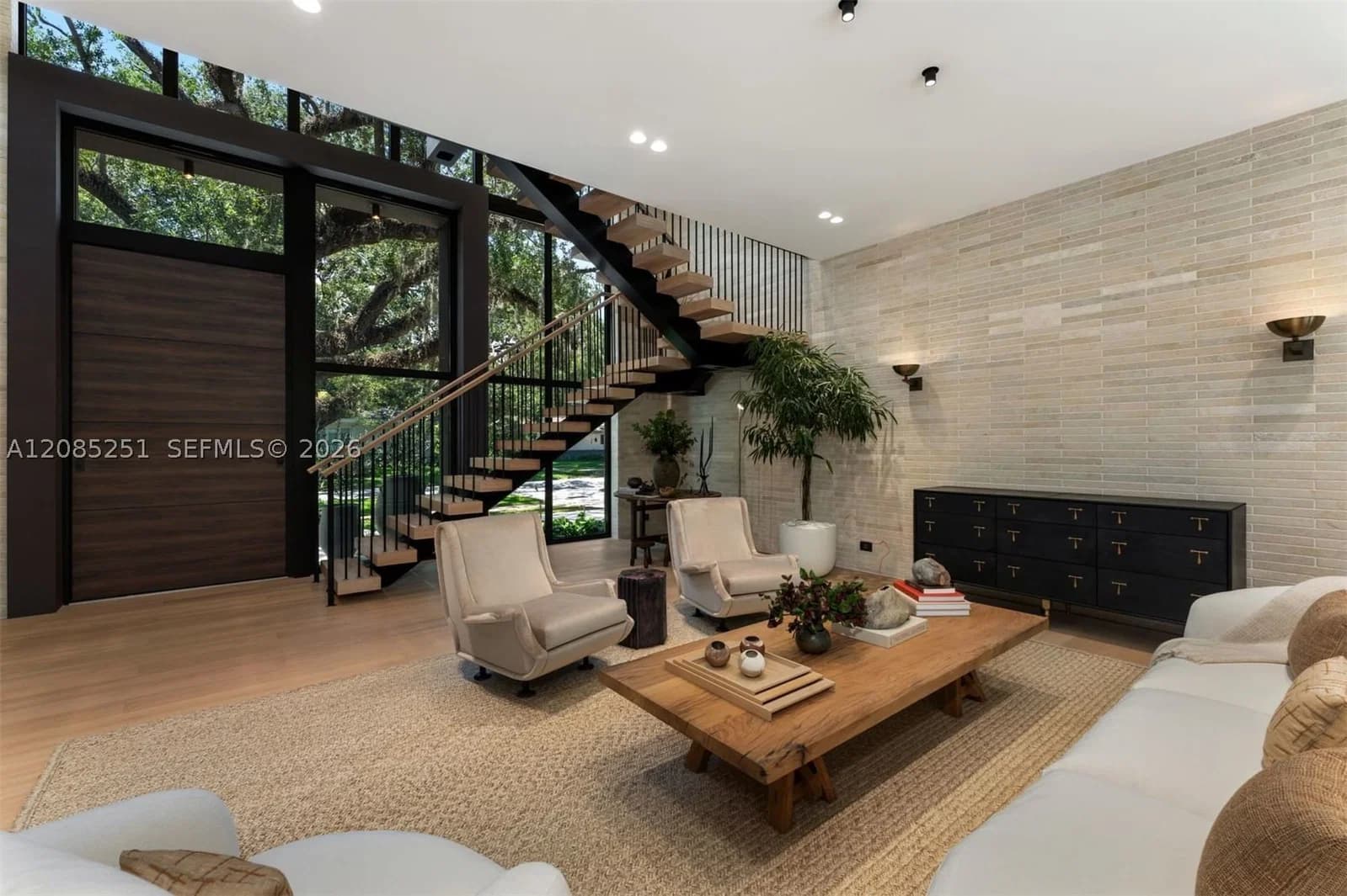 4+1 Müstakil ev — 418 Castania Ave, Coral Gables, FL 33146