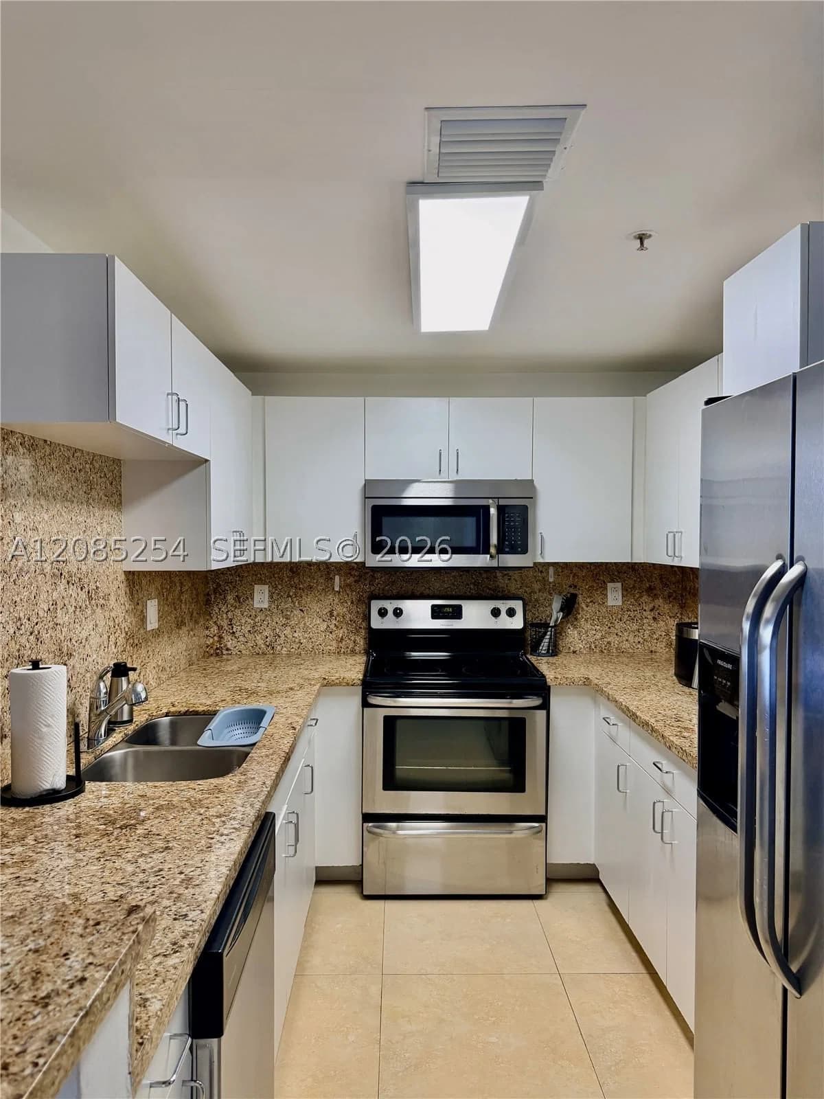 2+1 Condo — 185 14th Ter #904, Miami, FL 33131