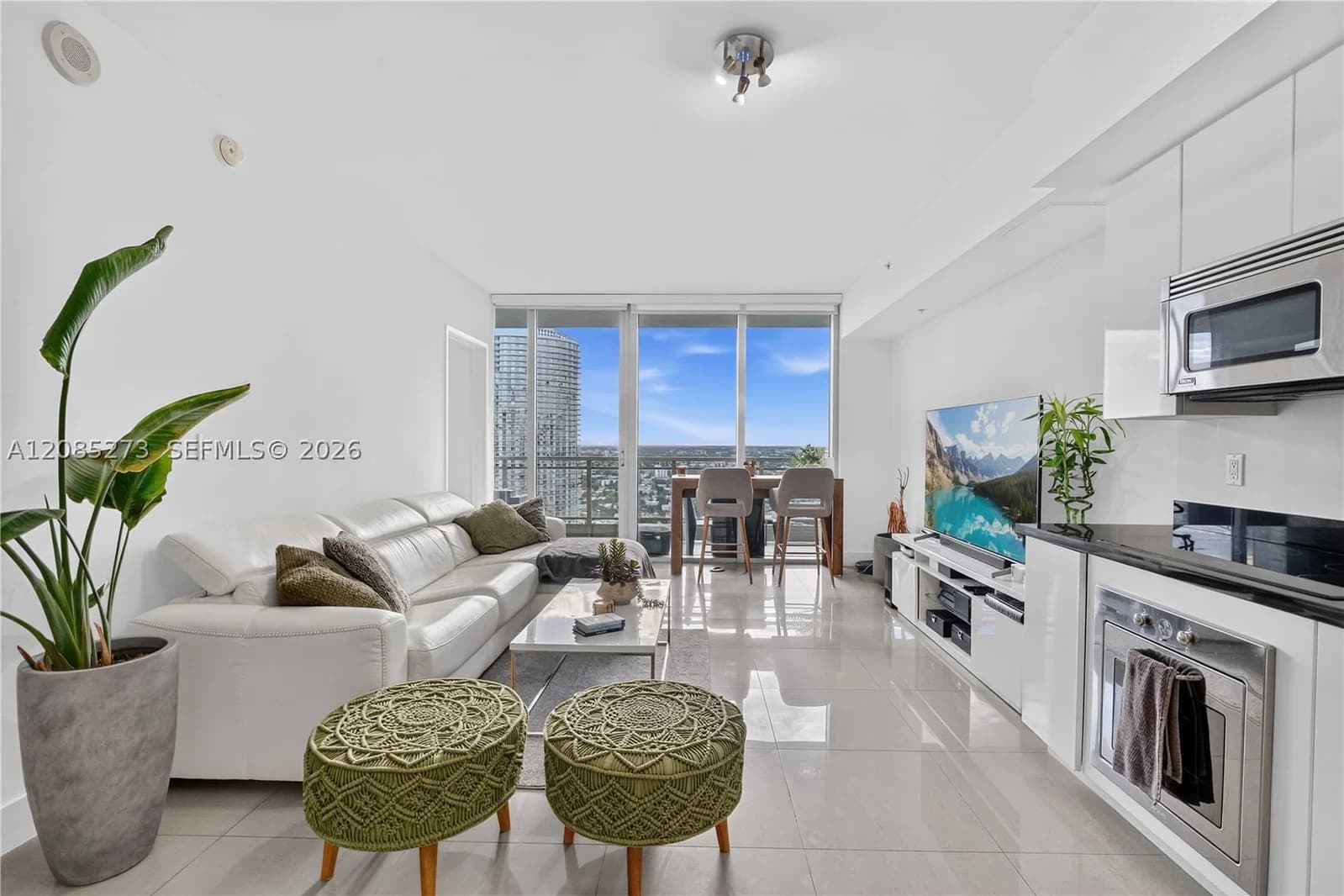 1+1 Condo — 92 3rd St #4407, Miami, FL 33130