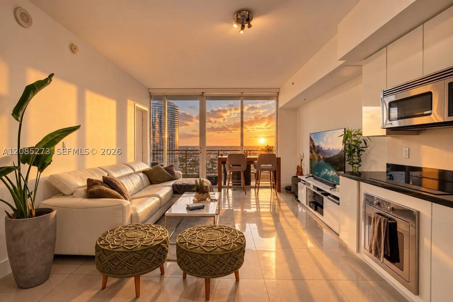 1+1 Condo — 92 3rd St #4407, Miami, FL 33130
