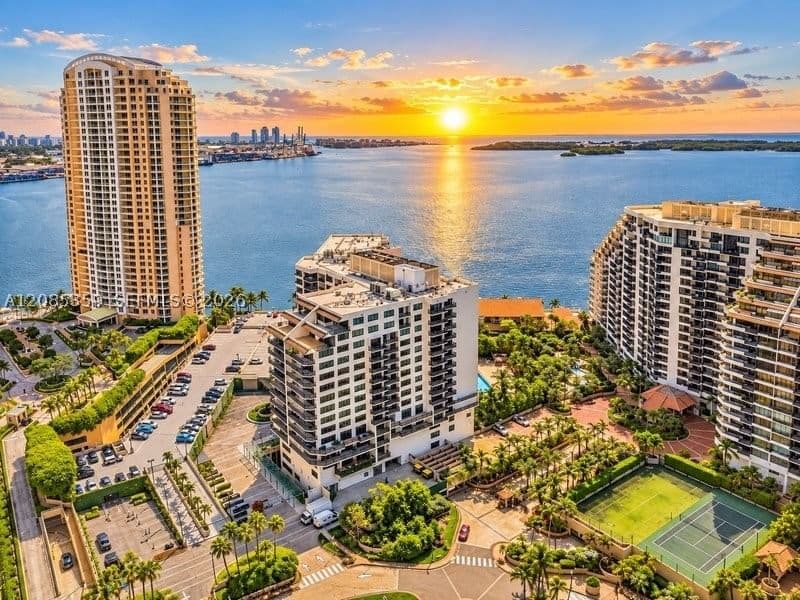 1-bedroom Condo — 540 Brickell Key Dr #1603, Miami, FL 33131