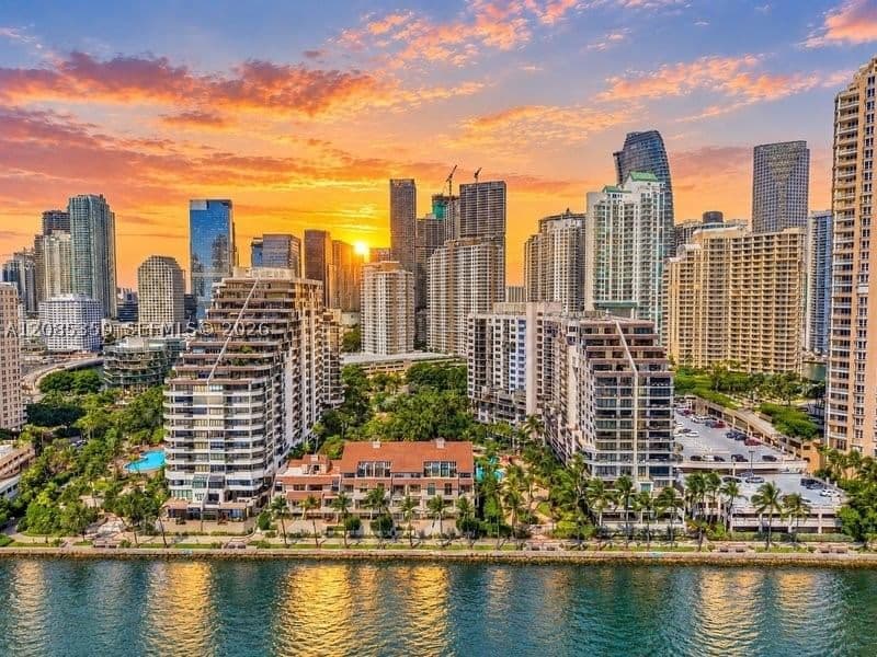1-bedroom Condo — 540 Brickell Key Dr #1603, Miami, FL 33131