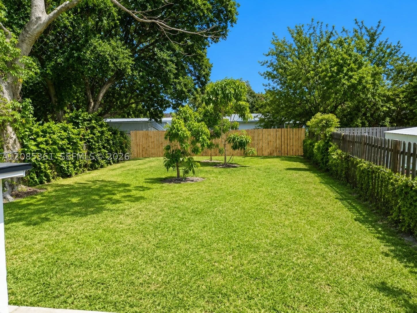 2+1 Müstakil ev — 1114 59th St, Miami, FL 33127