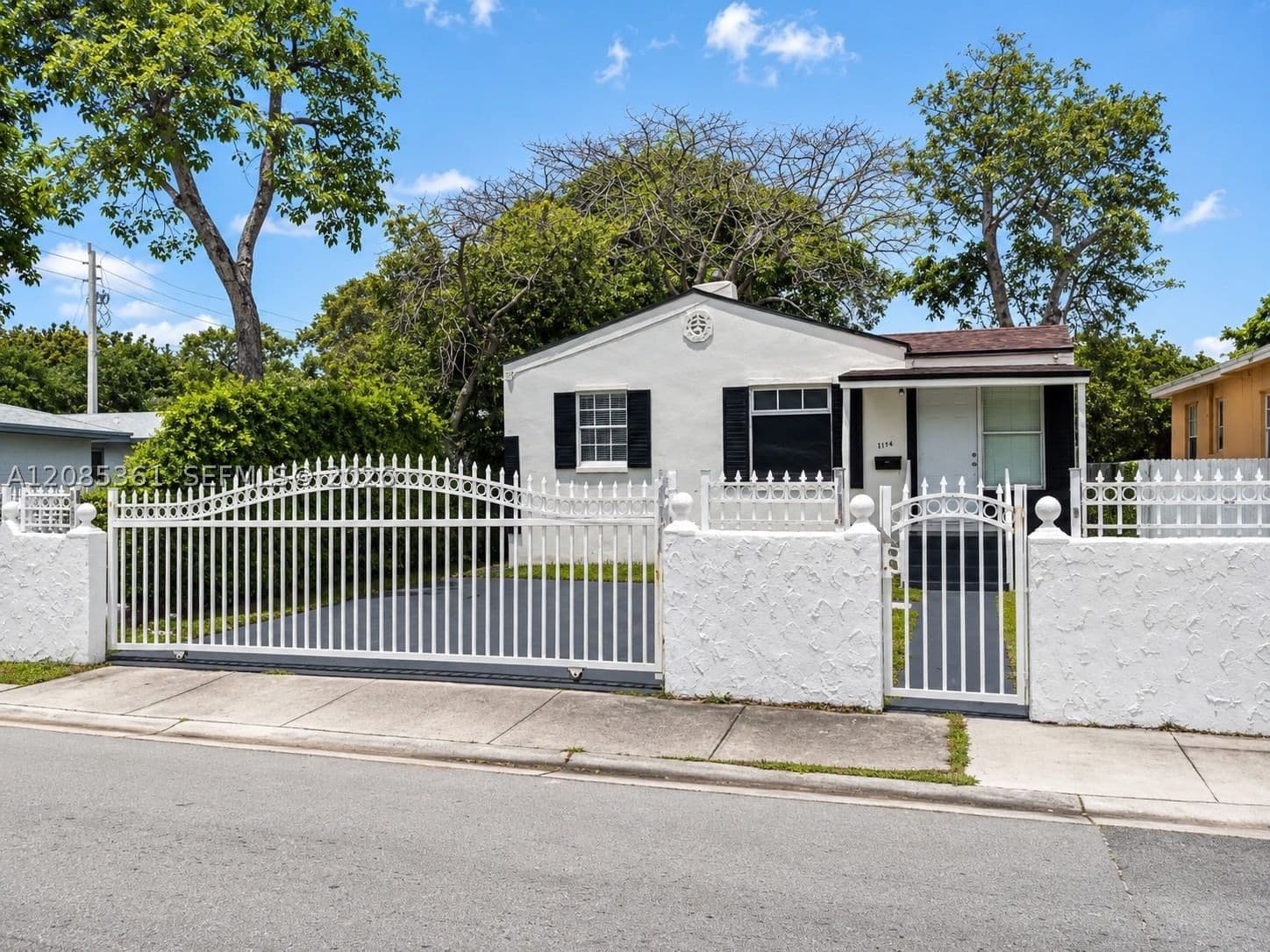 2+1 Müstakil ev — 1114 59th St, Miami, FL 33127