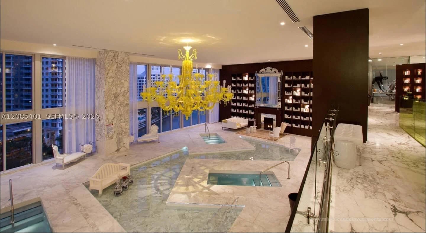 1+1 Condo — 485 Brickell Ave #2006, Miami, FL 33131