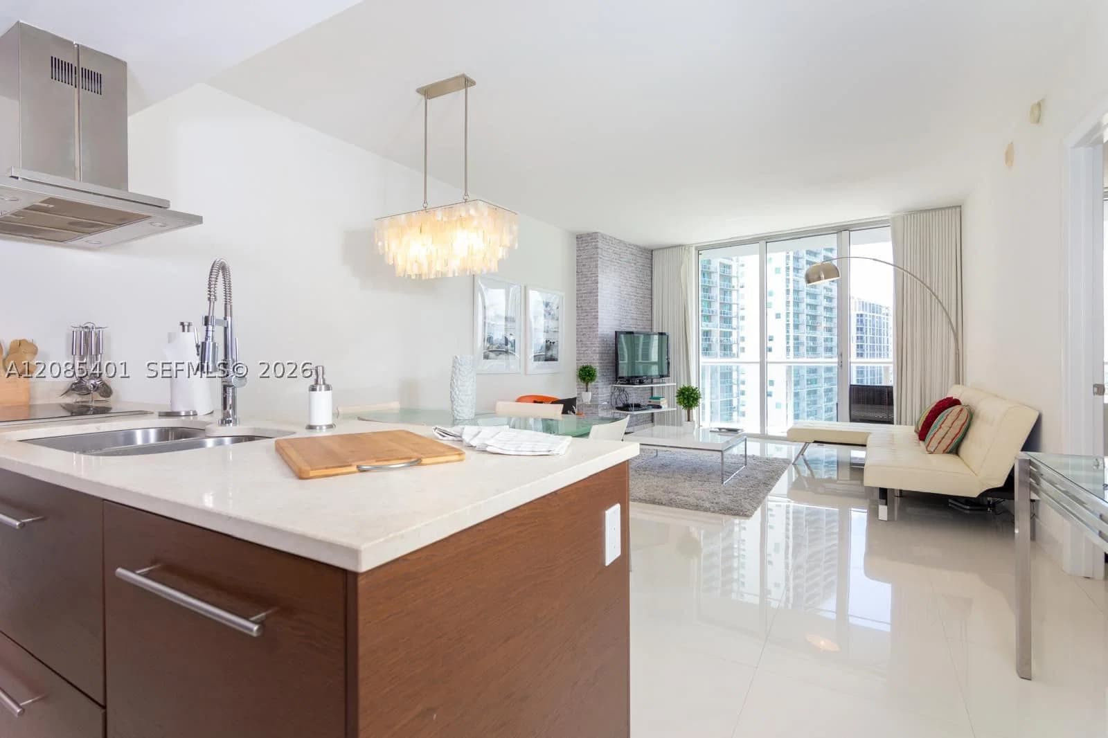 1+1 Condo — 485 Brickell Ave #2006, Miami, FL 33131