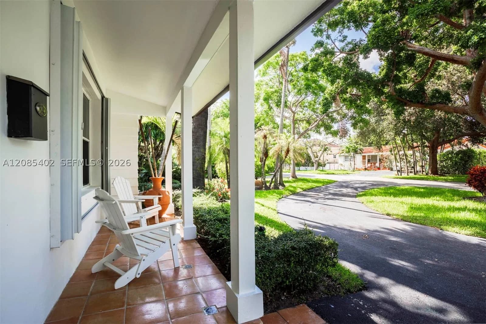 3+1 Müstakil ev — 921 Alava Ave, Coral Gables, FL 33146