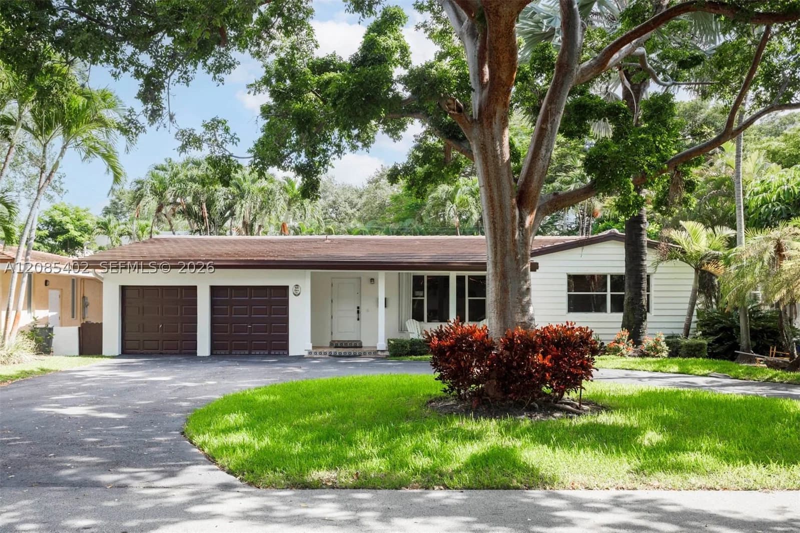 3+1 Müstakil ev — 921 Alava Ave, Coral Gables, FL 33146