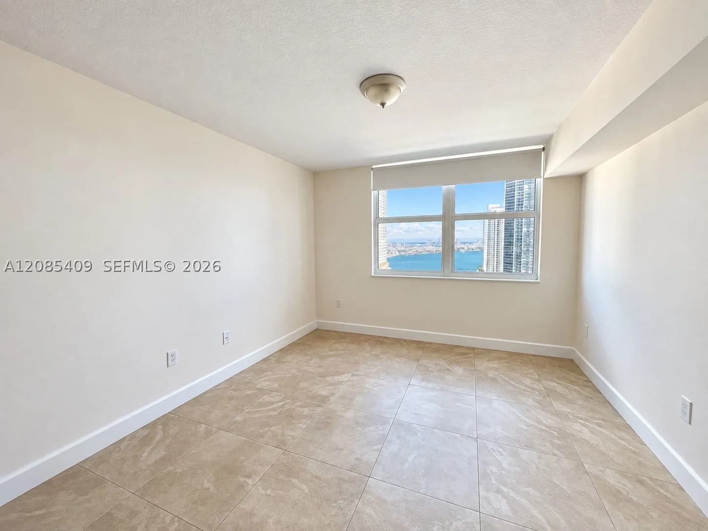 2+1 Condo — 31 5th St #2808, Miami, FL 33131