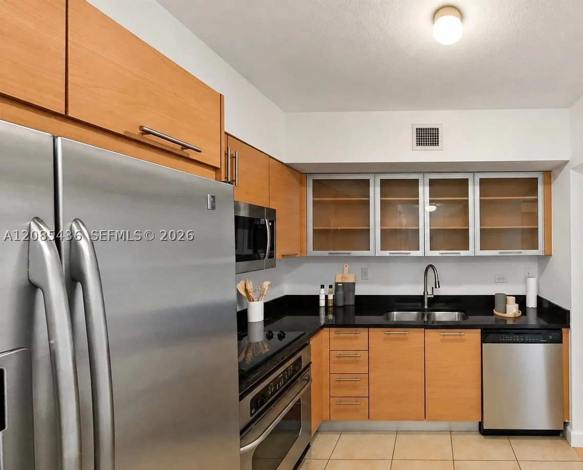 2+1 Condo — 31 5th St #2808, Miami, FL 33131