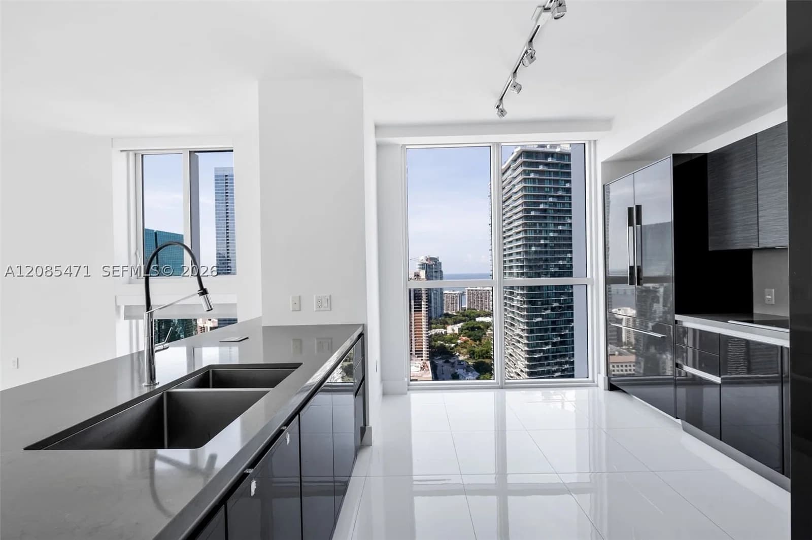4+1 Condo — 1080 Brickell Ave #3900-3901, Miami, FL 33131