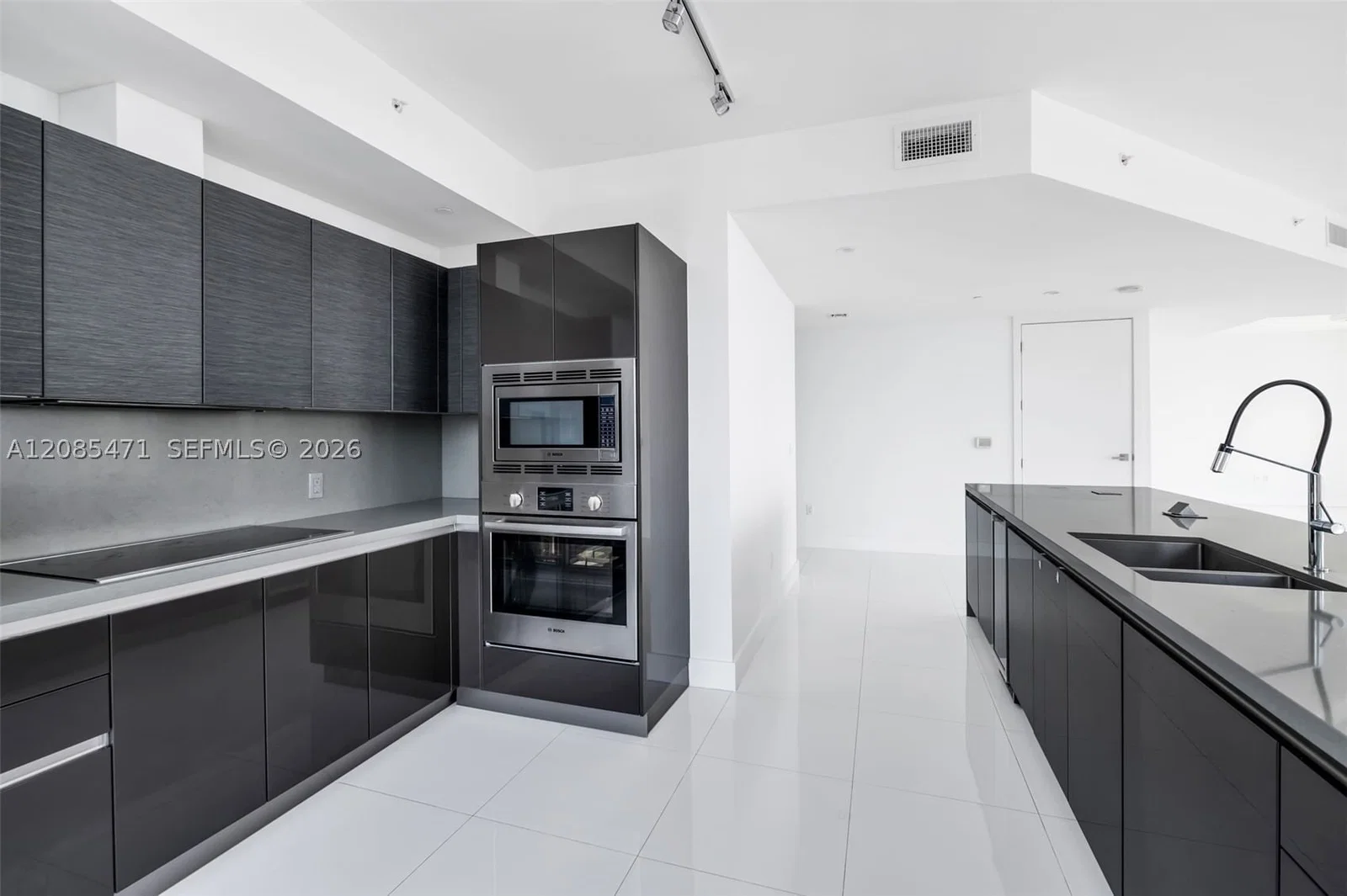 4+1 Condo — 1080 Brickell Ave #3900-3901, Miami, FL 33131